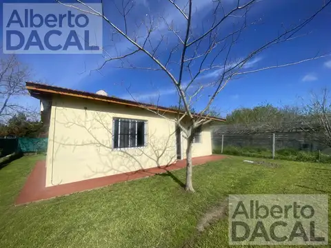 Casa en Alquiler con 1 cochera