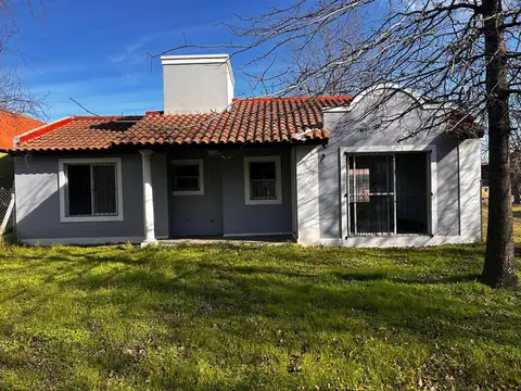Casa en venta en Carlos Keen. Posib. de financ.