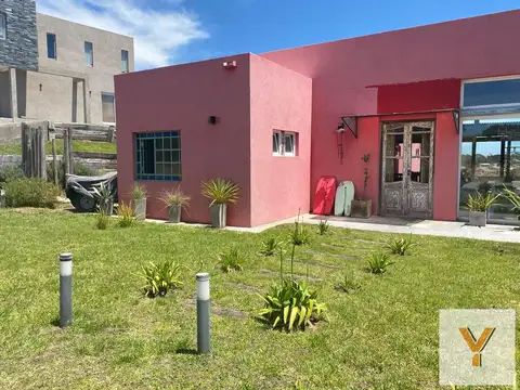 Casa en venta - 4 Dormitorios 3 Baños - 130mts2 - Costa Esmeralda  