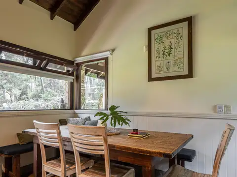 Casa 4 ambientes con 2 baños