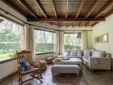Agradable casa cerca del golf en Carilo