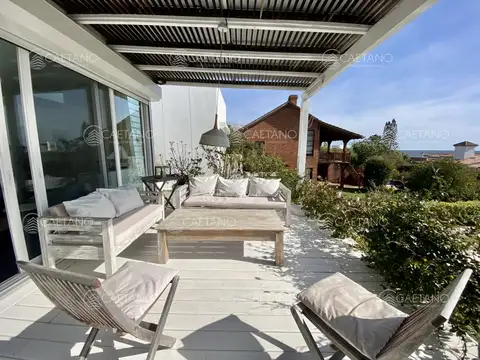 Casa 5 ambientes con 5 baños