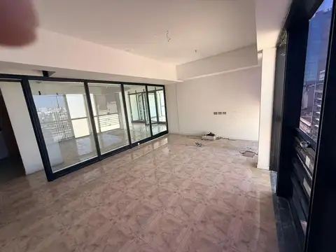 Oficina 9 ambientes con 4 baños