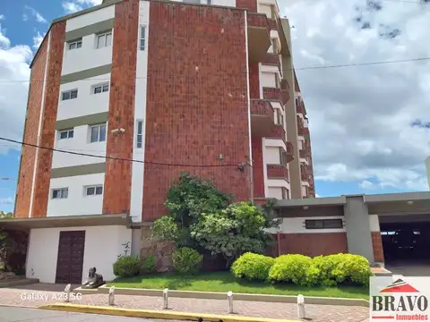 VENTA EN BLOCK DE TRACIONAL EDIFICIO FRENTE AL MAR DE VILLA GESELL.