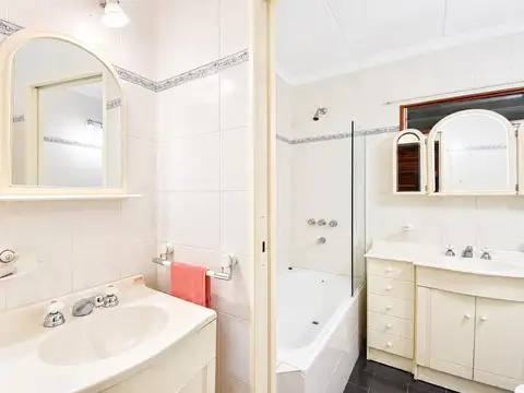 Casa  de 3 dormitorios en venta en Fisherton