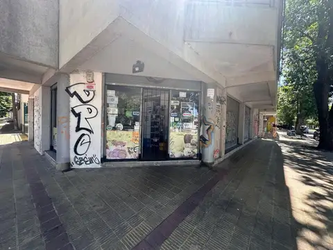 LOCAL EN VENTA LA PLATA