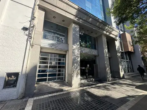 Casa 6 ambientes con 2 baños