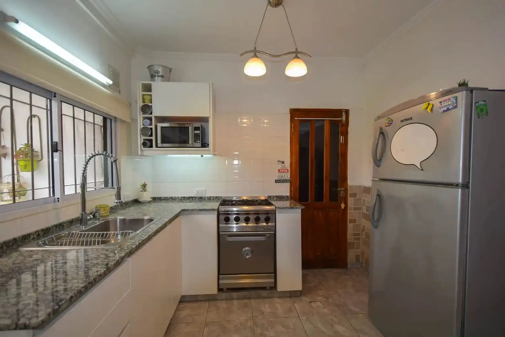Casa 4 amb con quincho y garage pasante