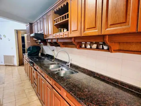Departamento 6 ambientes con 3 baños