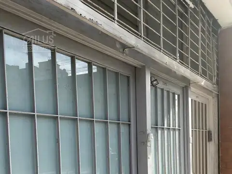 Local en alquiler, sin expensas.