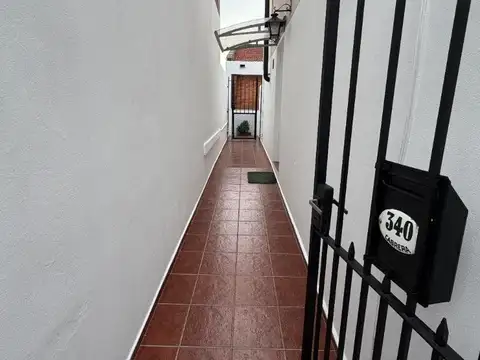 Depto Tipo Casa en Alquiler de 4 ambientes