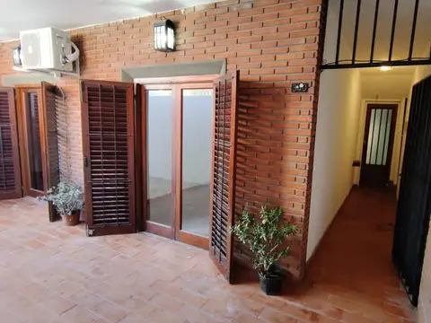 Depto Tipo Casa en Alquiler en Banfield, $ 1.200.000