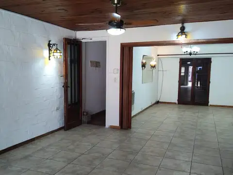 Depto Tipo Casa en Alquiler 50 años