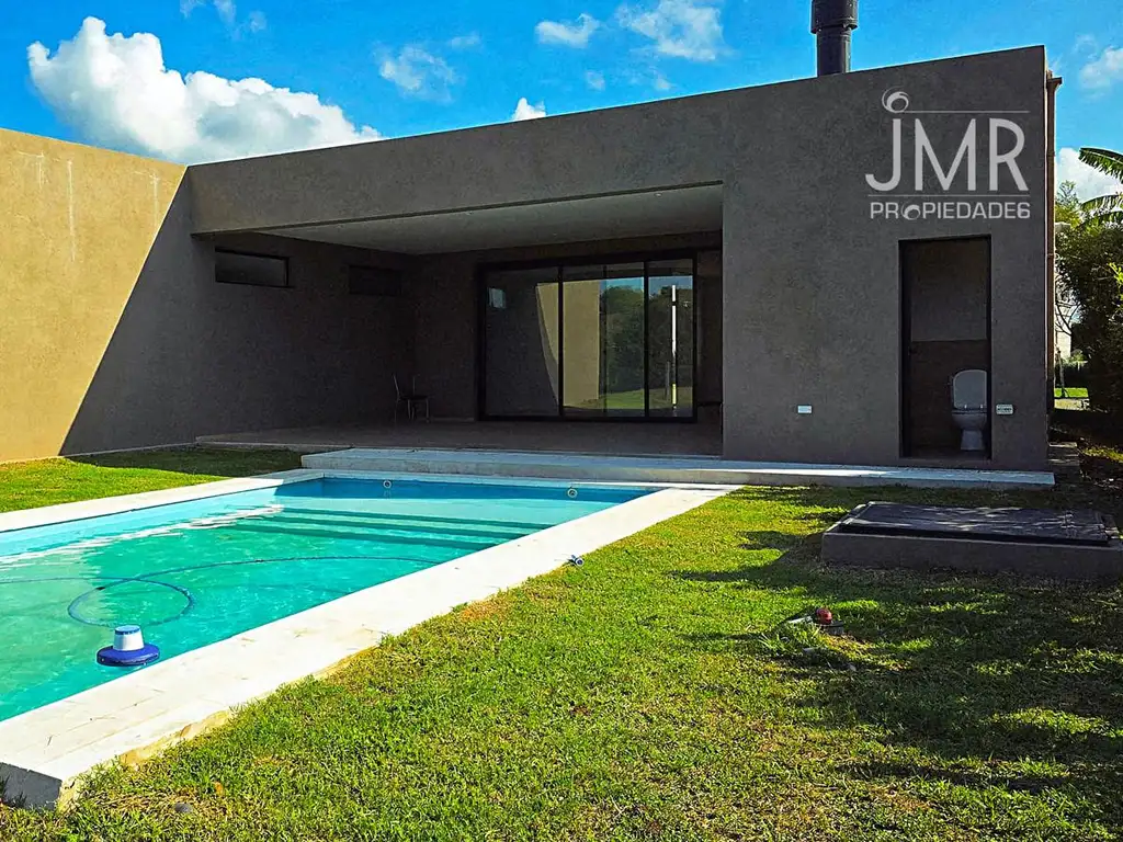 Casa Venta 4 Dormitorios Barrio Santa Elena Lote de 514 m2 Pilar del Este