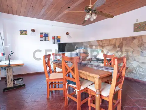 Casa 5 ambientes con 3 baños