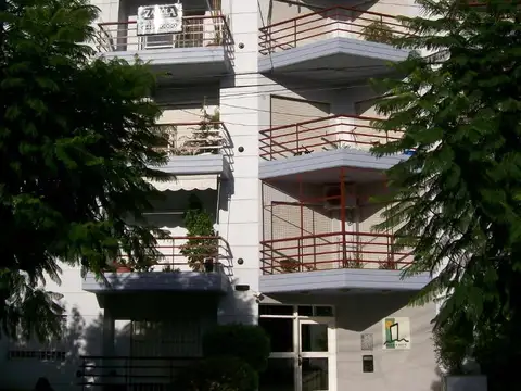 Amplio mono ambiente en muy buen estado