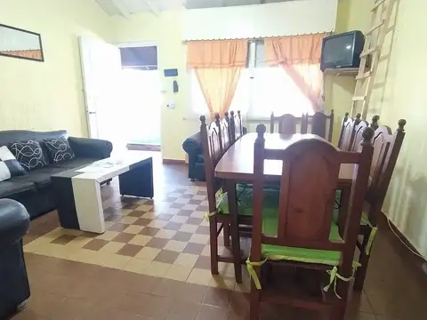 Casa de 4 amb + 2 baños + cochera y Parque