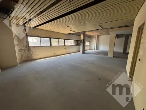 Local en Alquiler en San Fernando Vías  /  Centro, USD 1.800