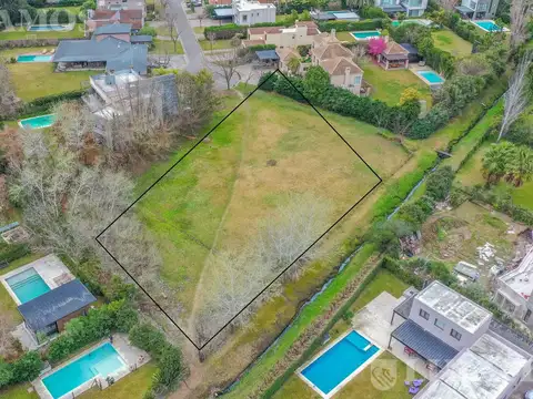 Terreno de 2565 m 2  en venta en  Santa Maria De Tigre