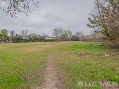 Terreno de 2565 m 2  en venta en  Santa Maria De Tigre