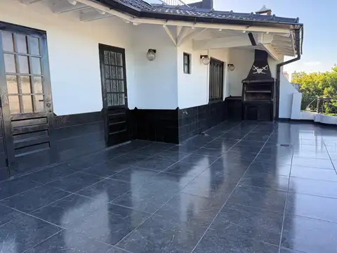 PH de 4 ambientes con terraza propia y parrilla en Mataderos