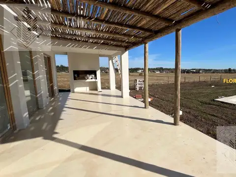 Casa en Venta en Countries y Barrios Cerrados en Campana, USD 270.000