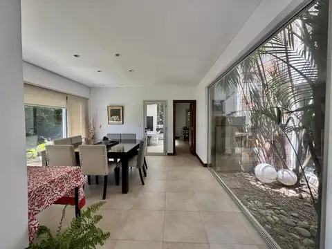 Casa 7 ambientes con 3 baños