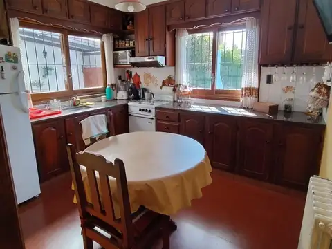 Casa 4 ambientes con 1 baño