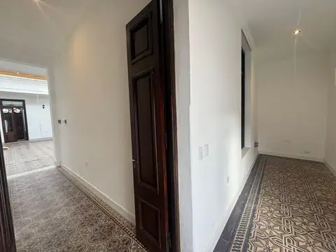 Casa 10 ambientes con 1 baño