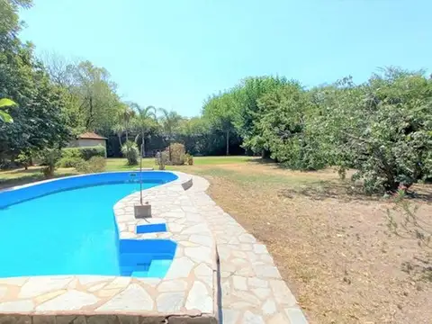 VENTA QUINTA 3 AMBIENTES LA REJA JARDIN PISCINA
