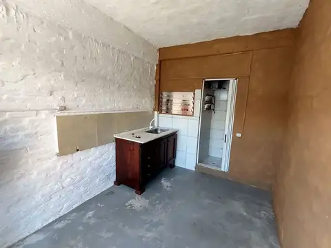 CASA EN VENTA EN LOMA HERMOSA A RECICLAR