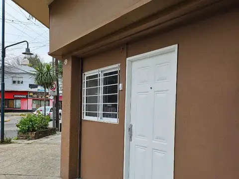 SE ALQUILA LINDO PH 1 AMBIENTE SIN EXPENSAS EN MARTÍNEZ