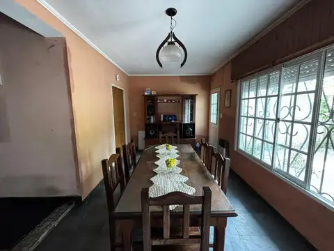 CASA EN VENTA LA PLATA 3 DORMITORIOS