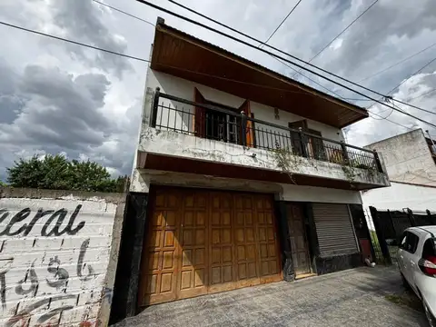 CASA EN VENTA LA PLATA 3 DORMITORIOS