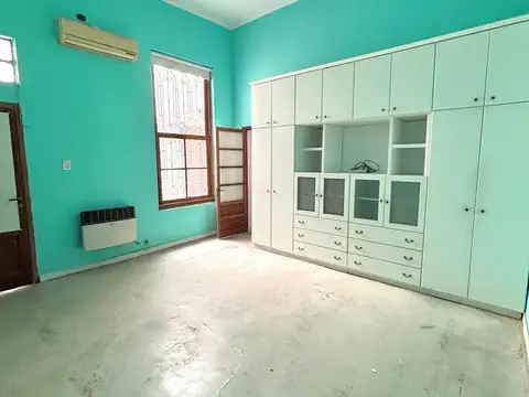 Casa de pasillo, 3 dormitorios, centro Rosario