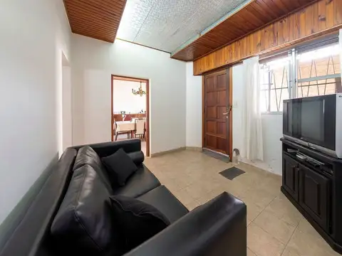 VENTA CASA 3 AMB.C/COCHERA EXCELENTE GERLI