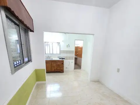 Depto Tipo Casa en Alquiler en Wilde, $ 380.000