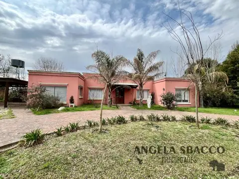 Barrio Santa Catalina, Open Door.
