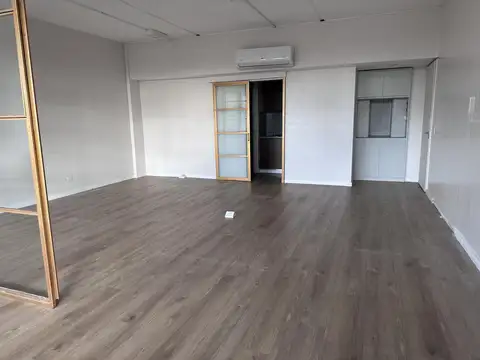 Oficina en Alquiler al Este