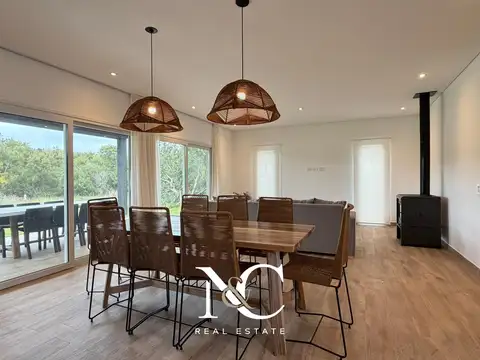 Casa 5 ambientes con 3 baños