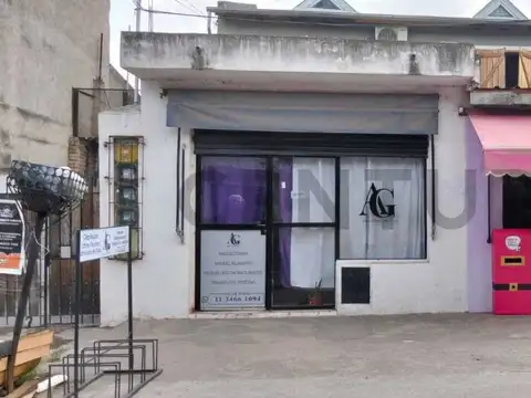 VENTA CASA 6 AMBIENTES CON DOS LOCALES DERQUI PILAR