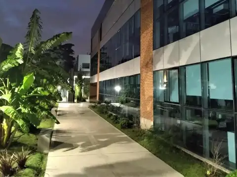 Mega Predio 42.000m² en Villa Adelina | Galpones Clase A par