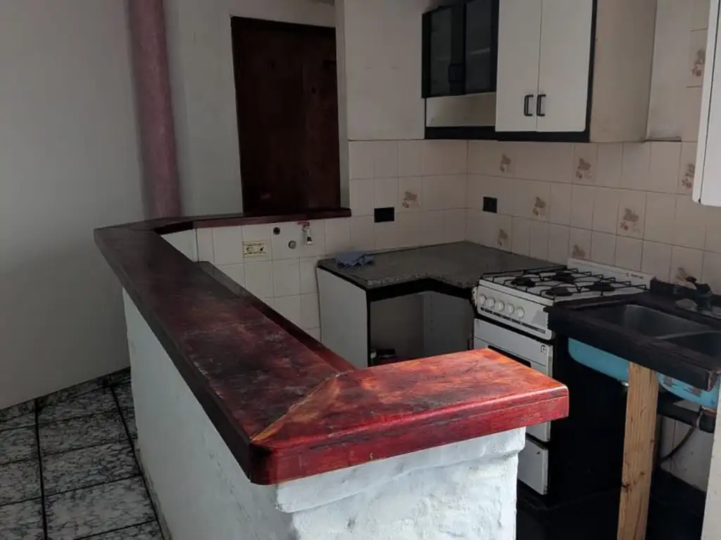 BUCARELLI 1400, Piso 1