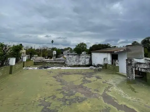 Casa - Dos unidades - En venta en Moreno