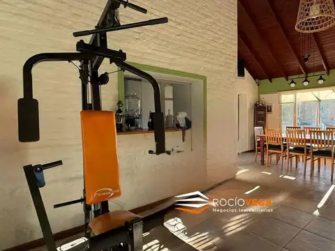 Casa en Venta con 2 cocheras