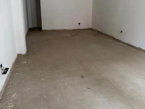 Local en Alquiler en José Clemente Paz, $ 350.000