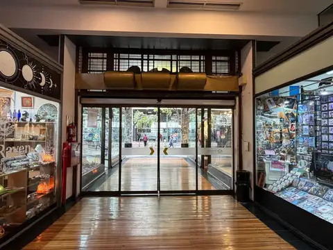 Local Comercial en alquiler. Galería VICTORIA MALL