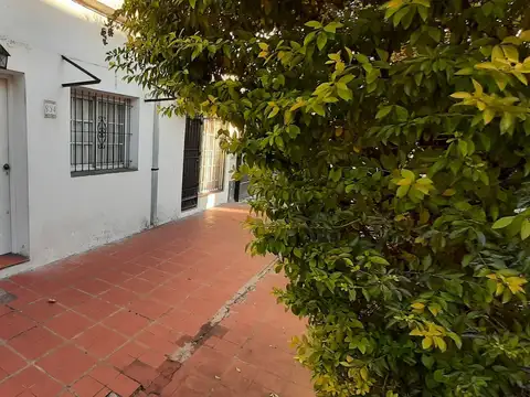 PH de 2 amb. Interno x Pasillo, PAtio y Jardín. A RECICLAR o Demoler