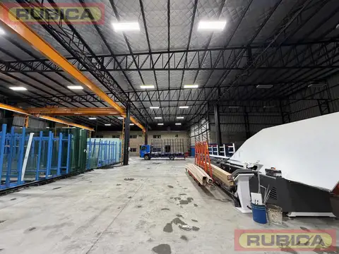 Alquiler 1.688 m2 Galpon / Deposito con oficinas en Pablo Nogues sobre Ruta 197