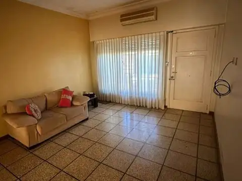 VENTA CASA 3 AMBIENTES + SUM 80MT MORON